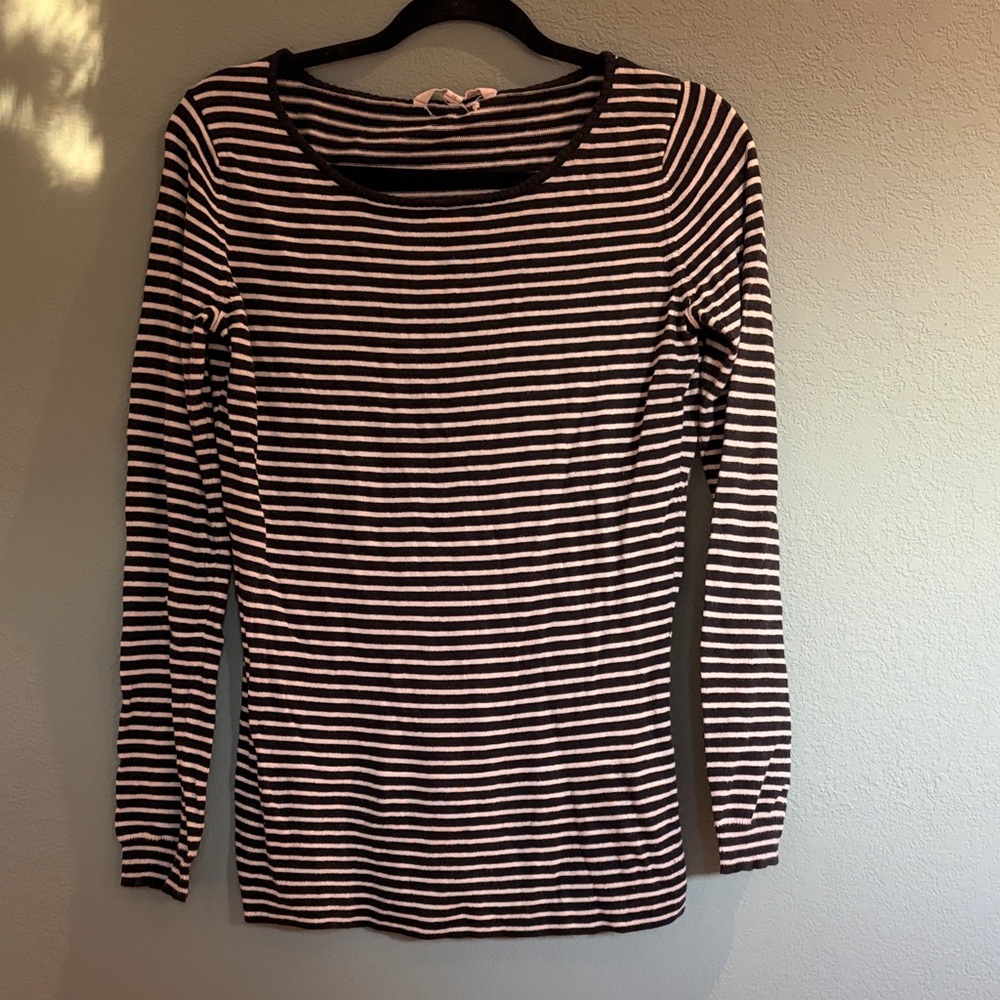 Classic Black and White Striped Long Sleeve Tee